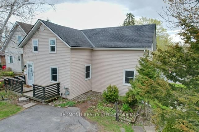 590 Queen St, Gananoque, Ontario