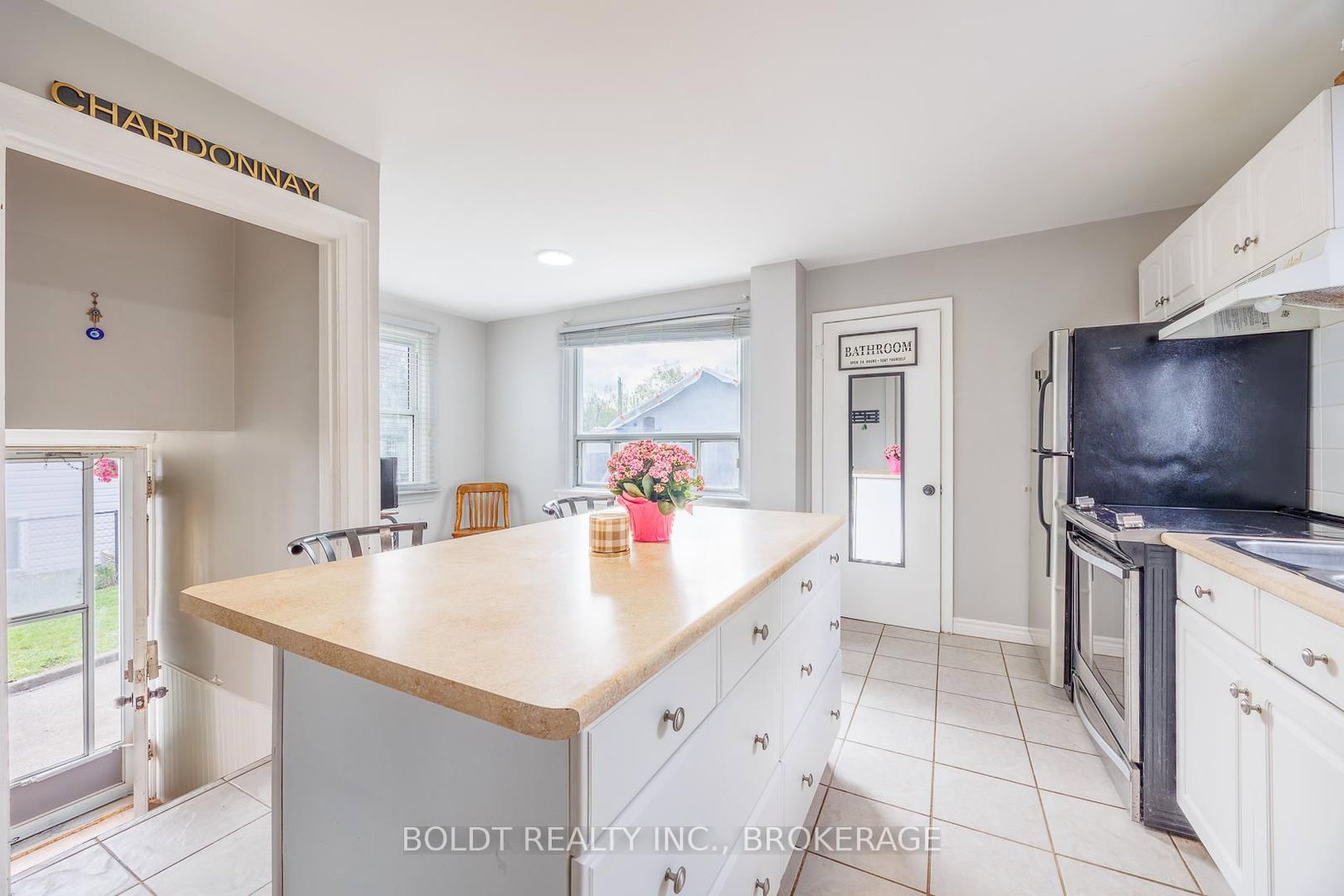 142 CLARA Street • Thorold, ON photo 9