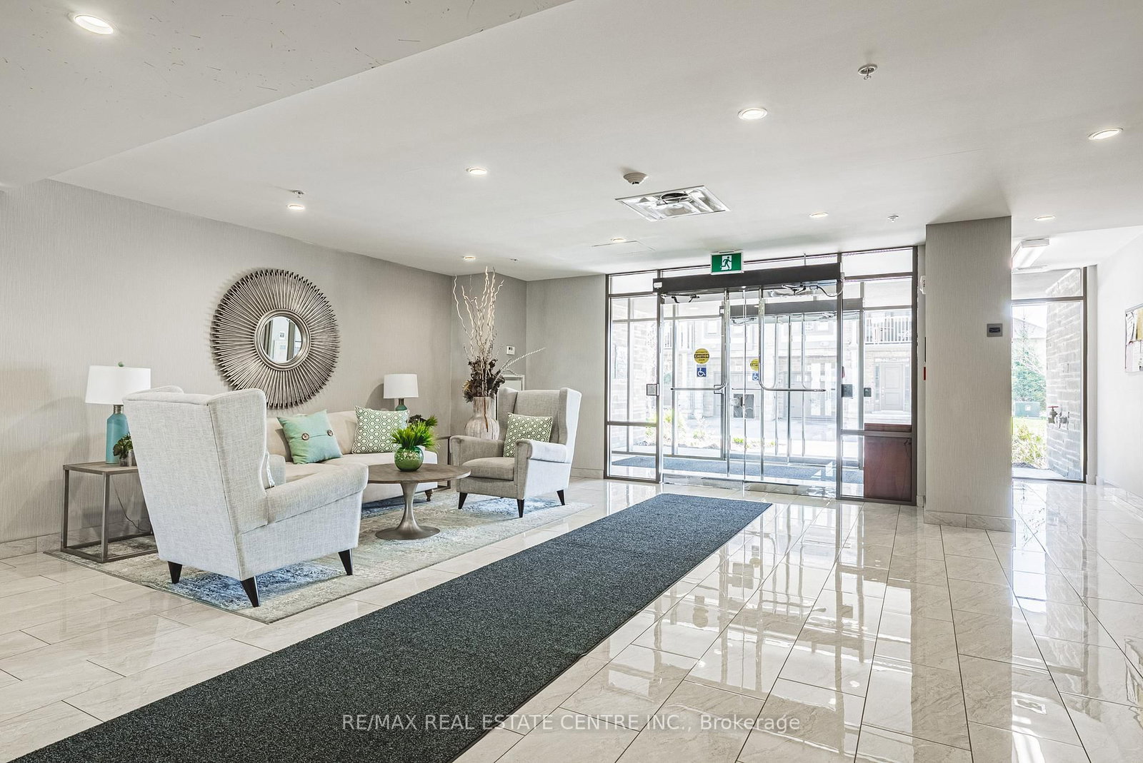 35 Southshore Crescent, Unit 333 - Photo 2