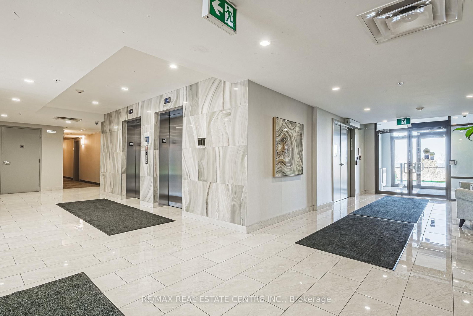 35 Southshore Crescent, Unit 333 - Photo 3