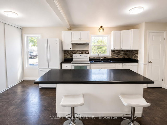 Main - 374 Edmonton Street