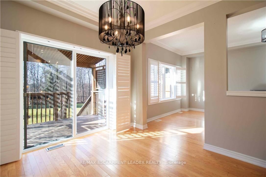 58 MAPLEVALE Drive - Photo 16