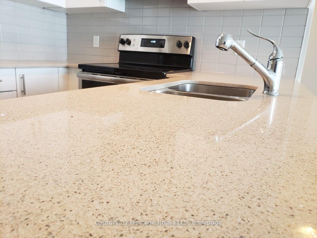 560 NORTH SERVICE Road, Unit 608