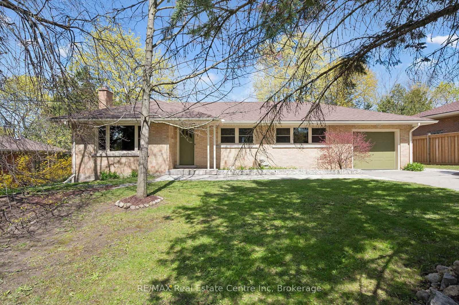8 Harcourt Drive