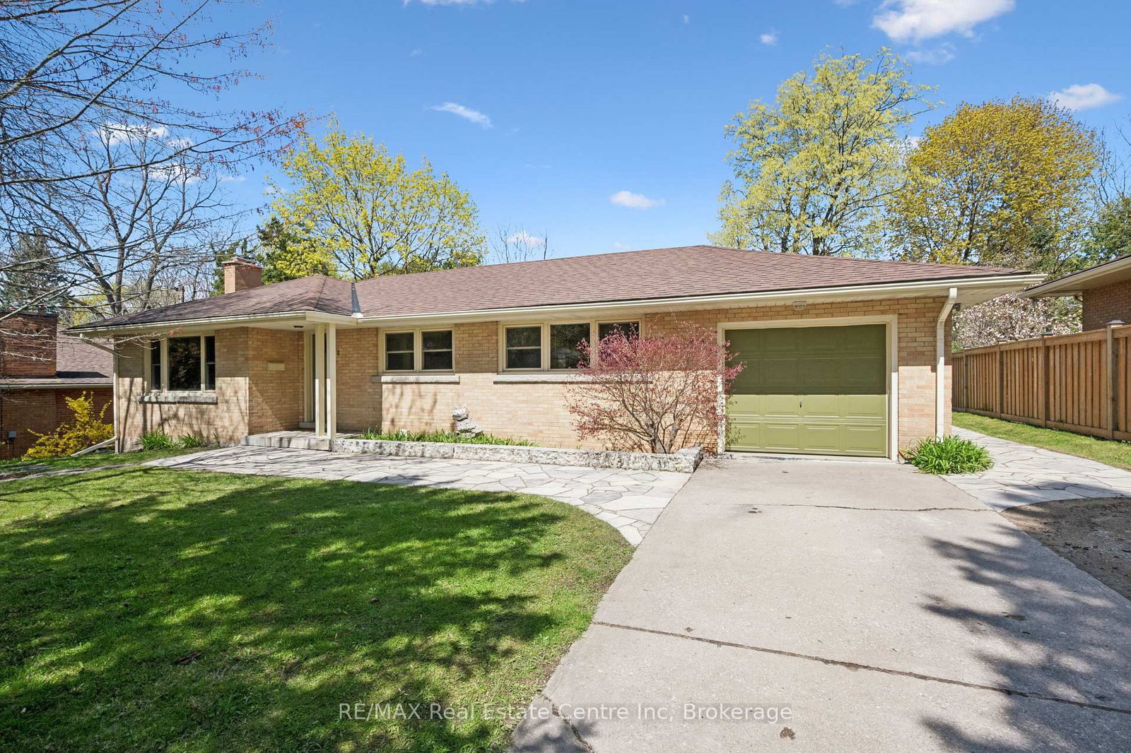 8 Harcourt Drive - Photo 3