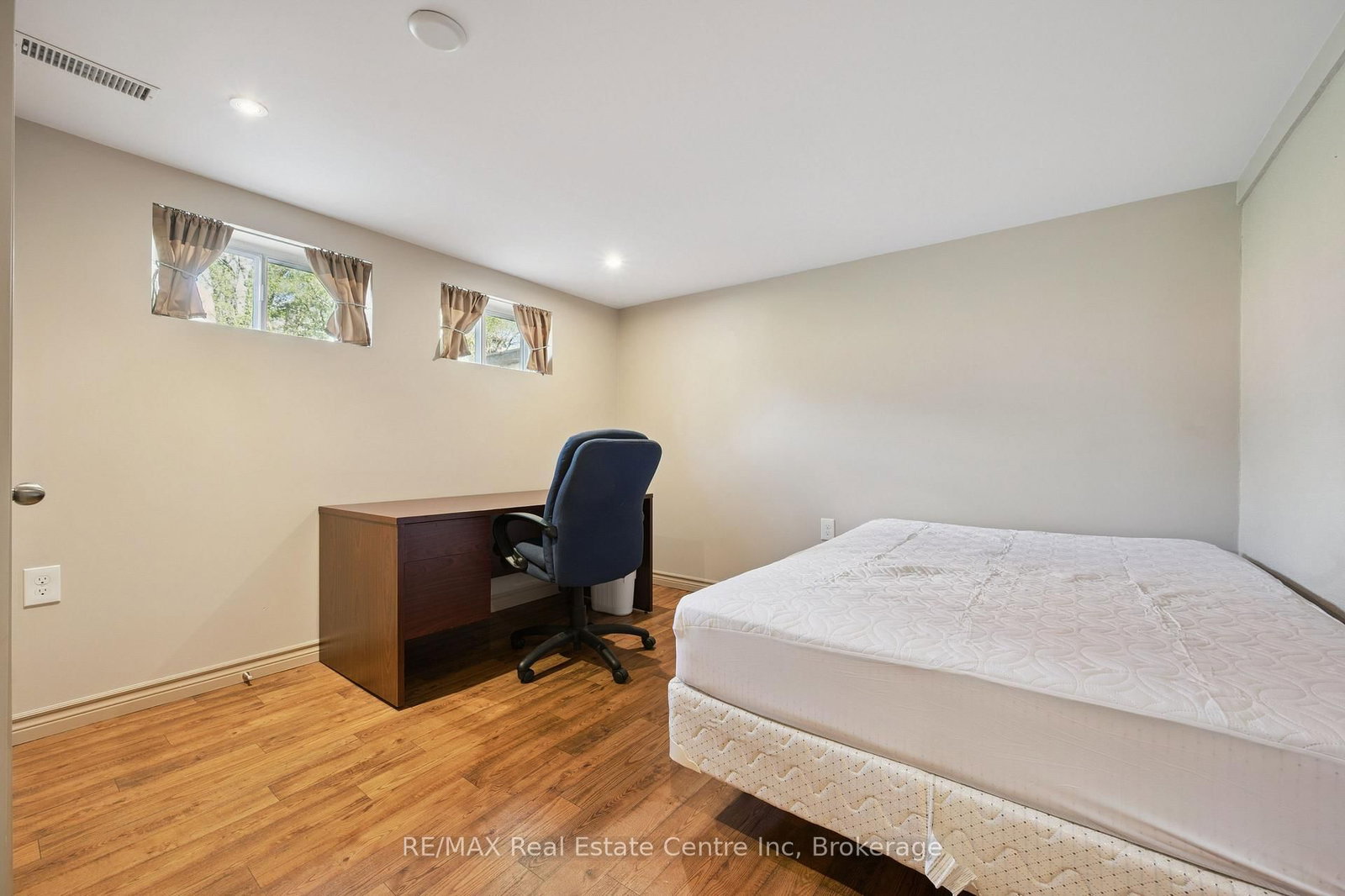 8 Harcourt Drive - Photo 31