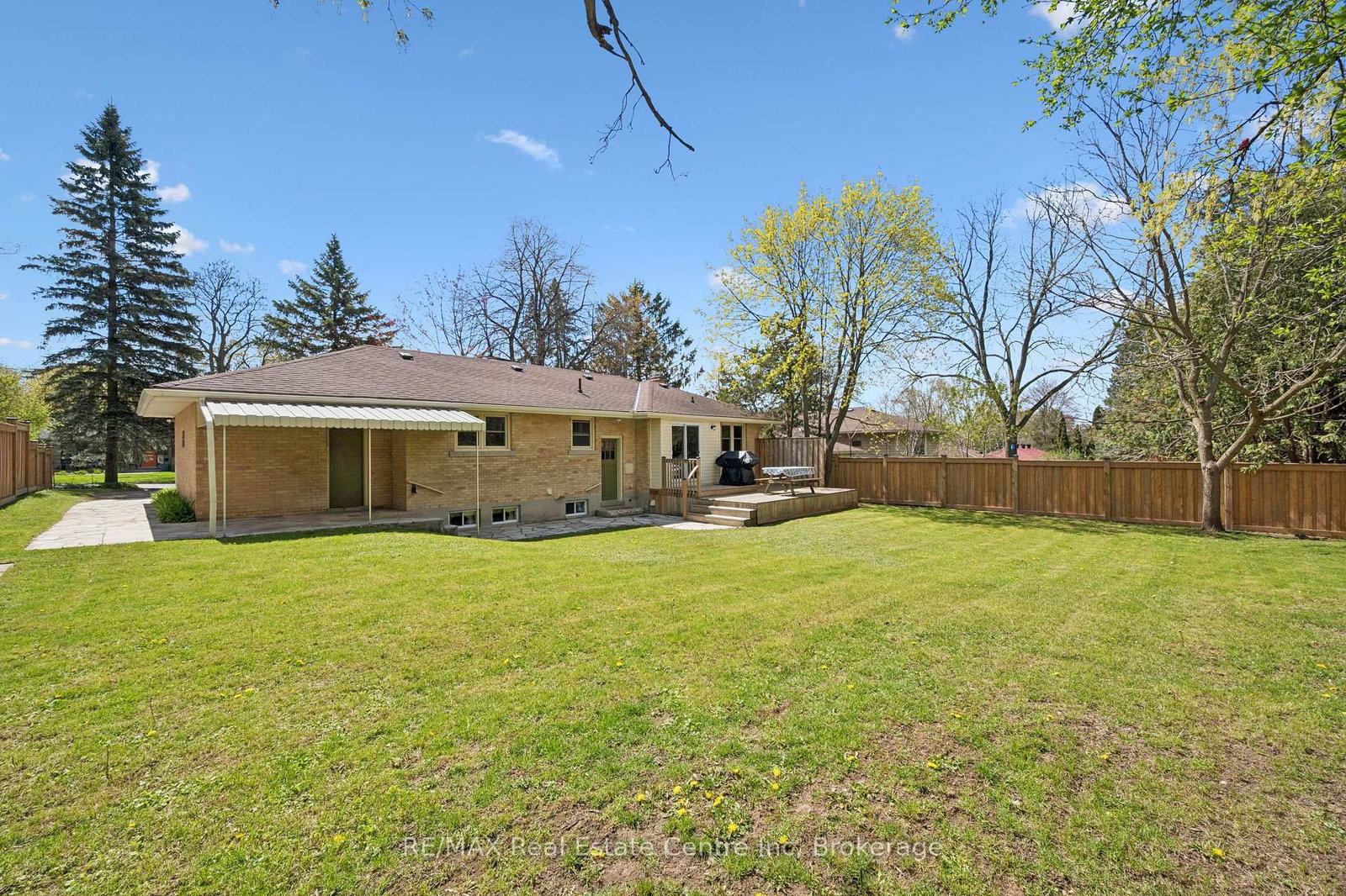 8 Harcourt Drive - Photo 40