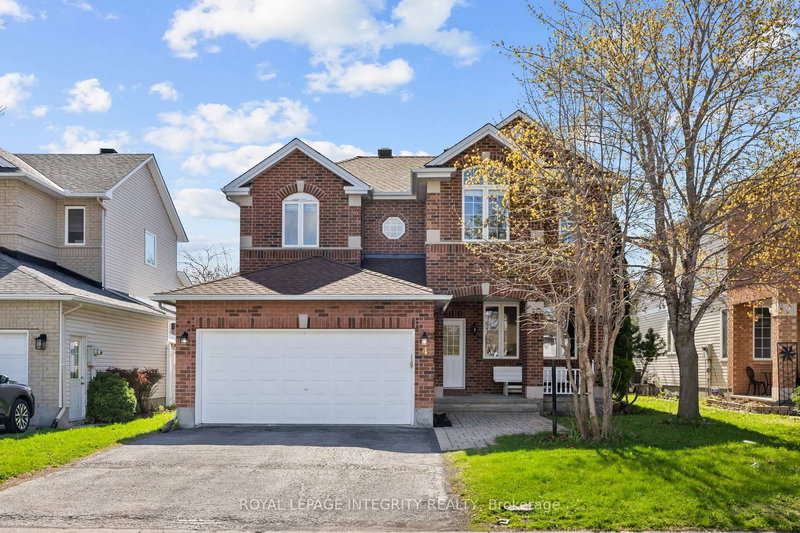 4 Tamarack Pl N, Ottawa, Ontario