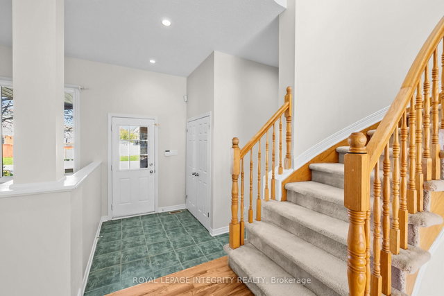 4 Tamarack Place N