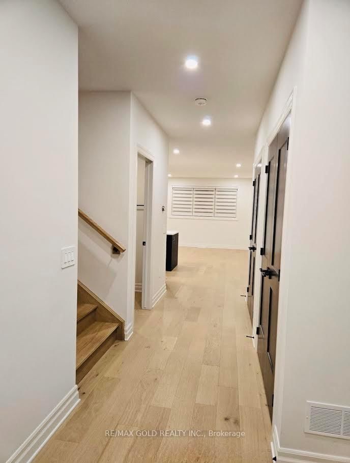 7537 Splendour Drive - Photo 11
