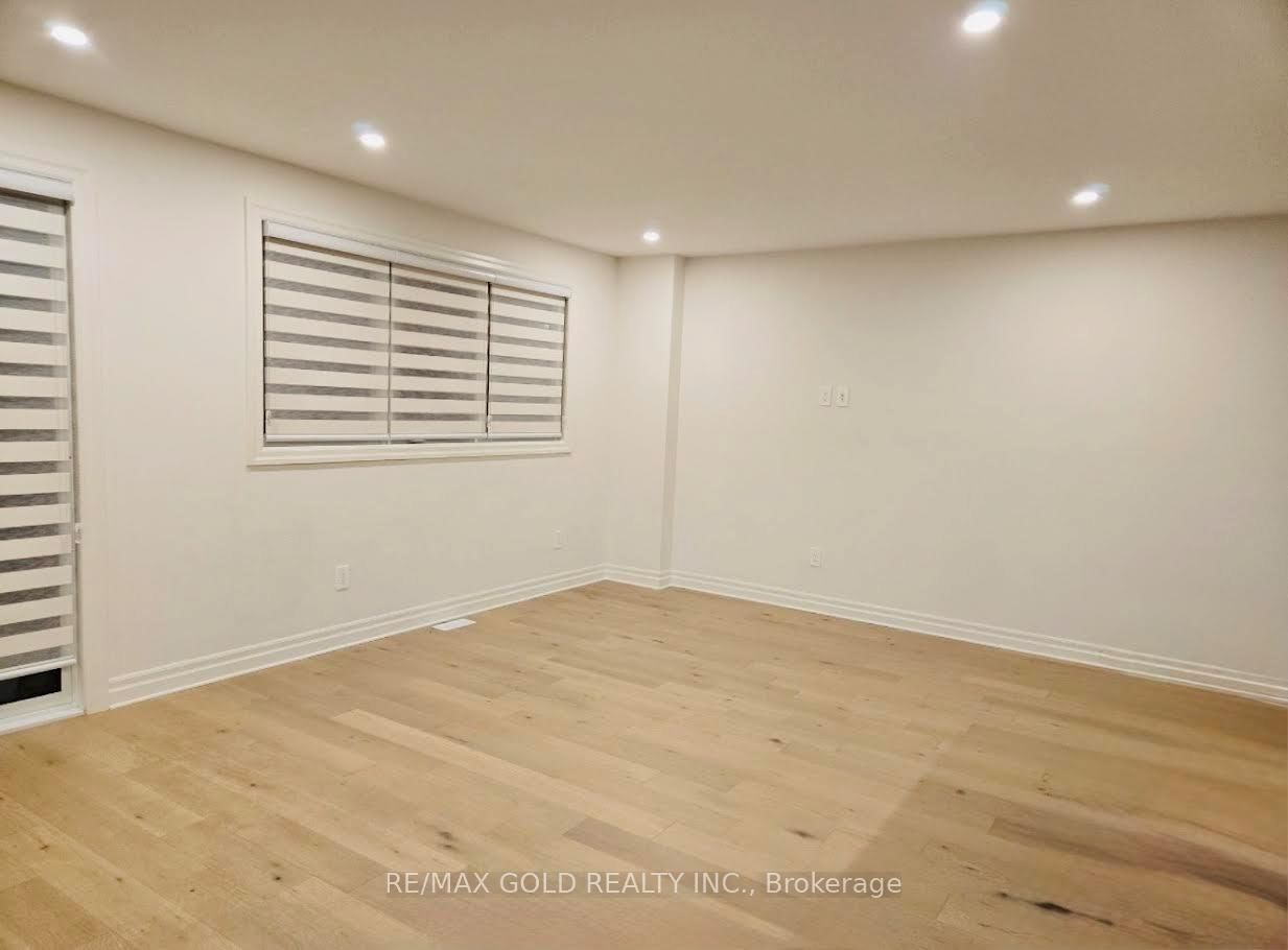 7537 Splendour Drive - Photo 12