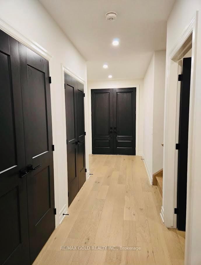 7537 Splendour Drive - Photo 4