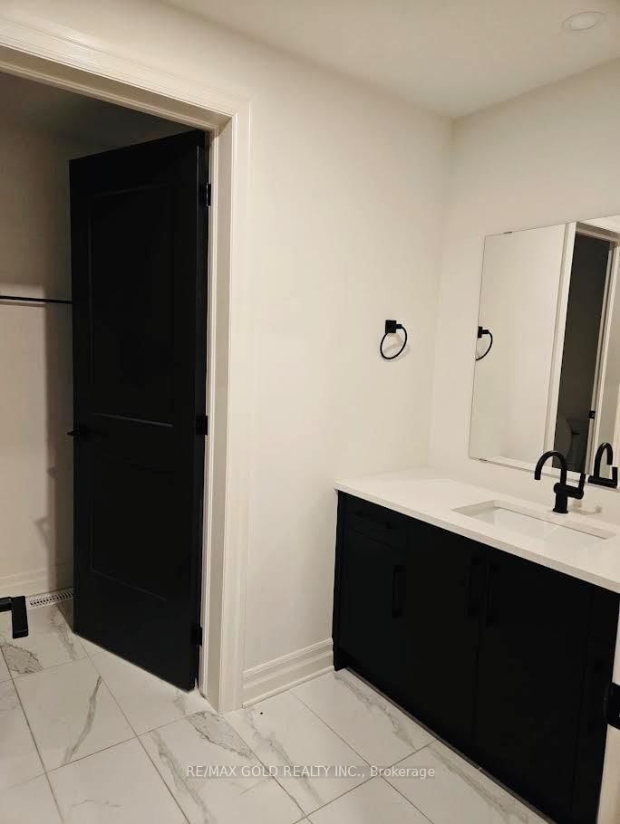 7537 Splendour Drive - Photo 9