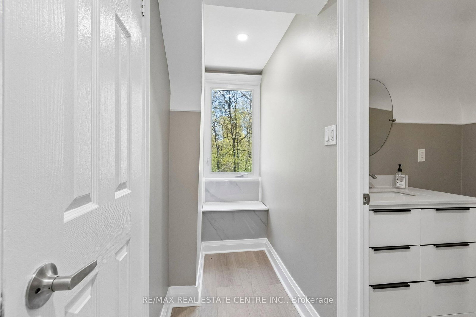 194 Silvercreek Parkway S - Photo 18