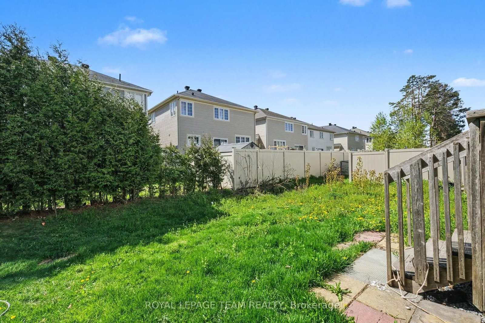 27 Dundalk Private • Ottawa, ON photo 28