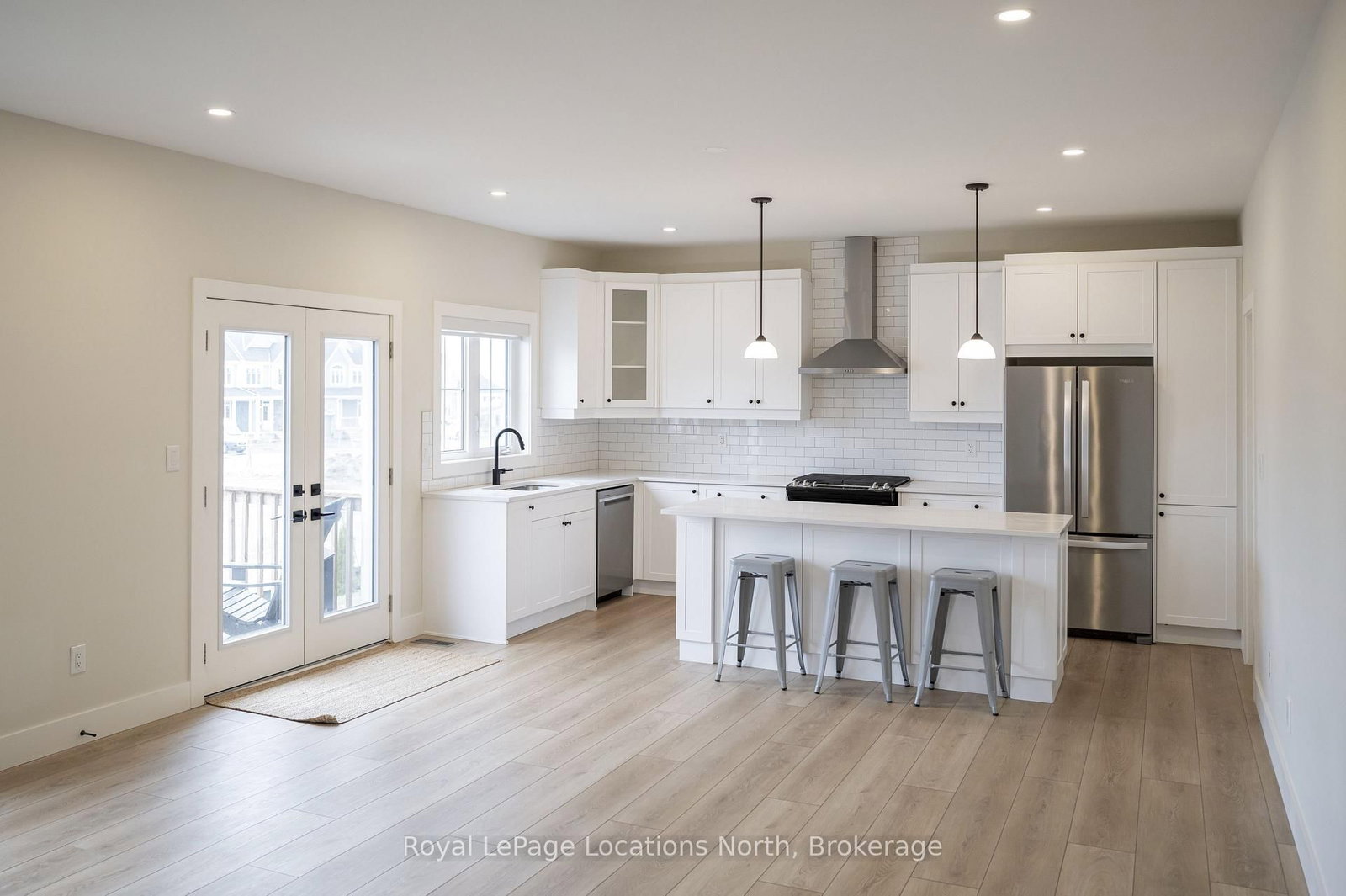 142 Black Willow Crescent - Photo 2
