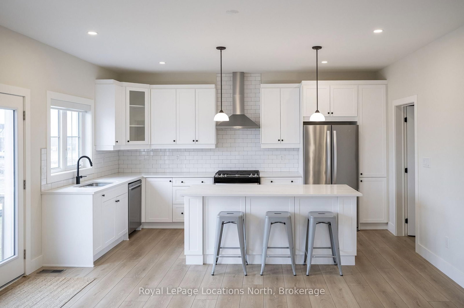 142 Black Willow Crescent - Photo 6