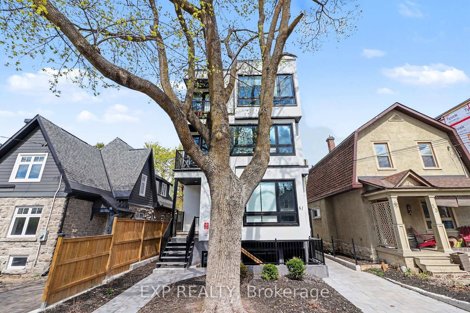 61 Pinehurst Avenue, Unit A - Photo 3