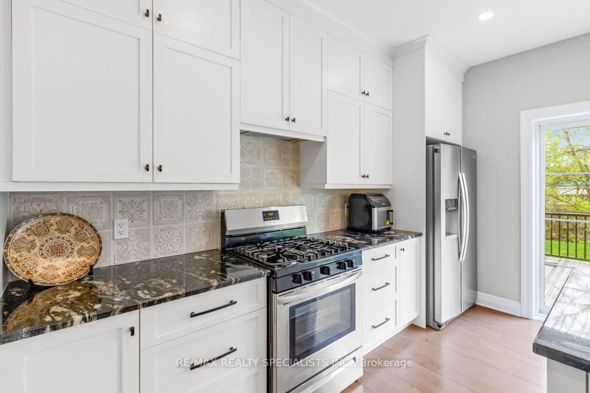 1076 7th Avenue • Hanover, ON photo 13
