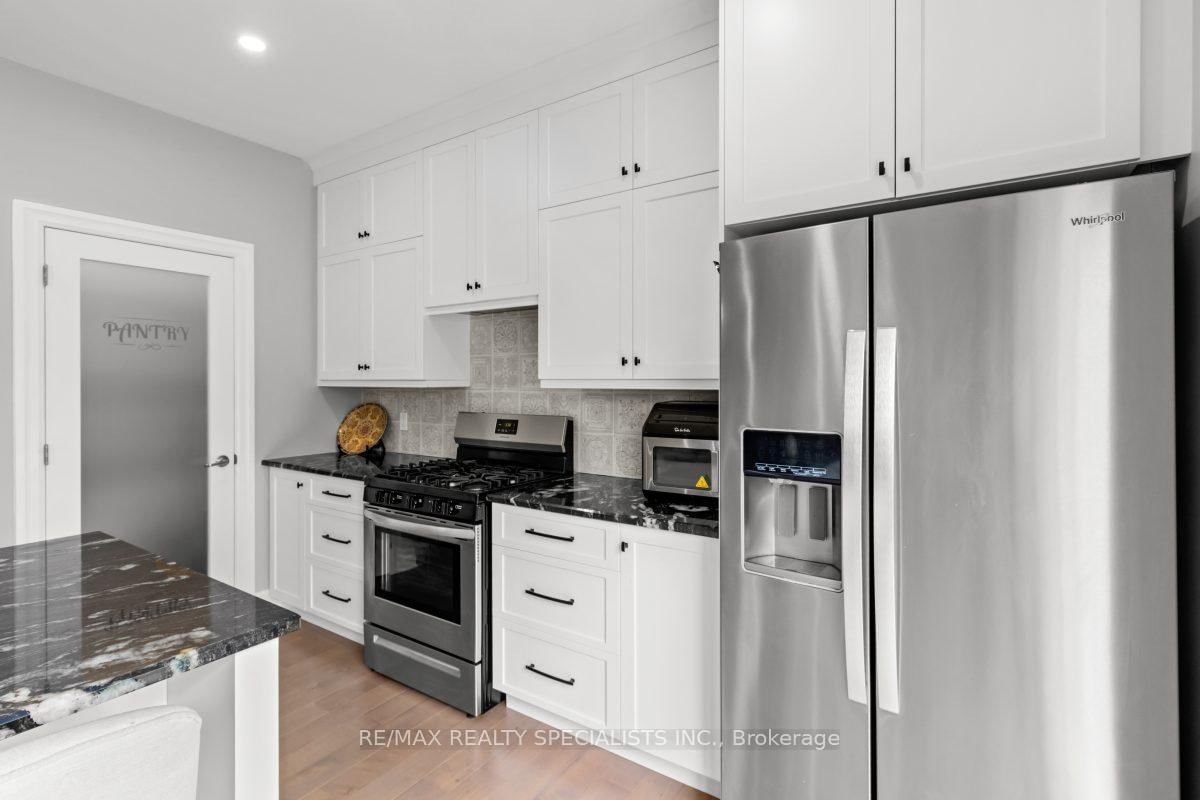 1076 7th Avenue • Hanover, ON photo 14