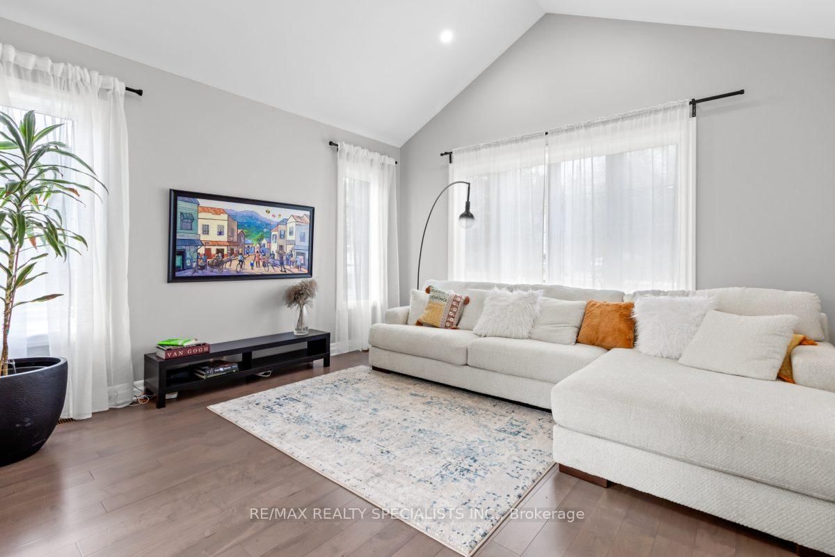 1076 7th Avenue • Hanover, ON photo 19