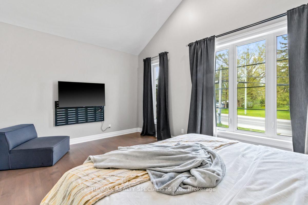 1076 7th Avenue • Hanover, ON photo 27