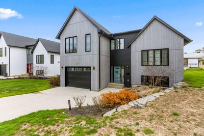 1076 7th Avenue • Hanover, ON photo 4