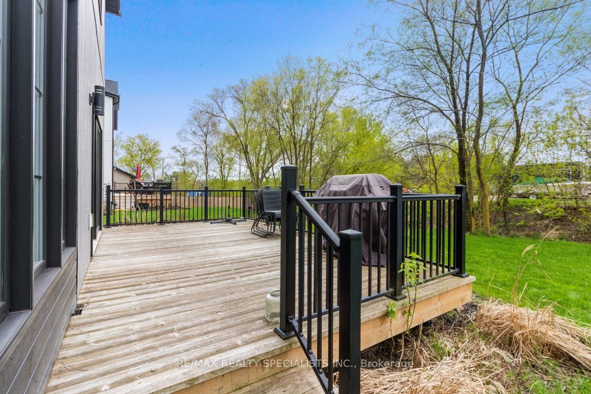1076 7th Avenue • Hanover, ON photo 43