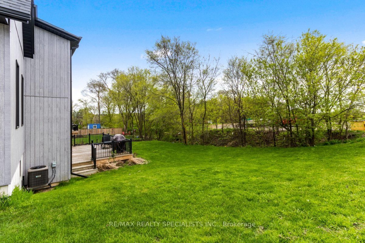 1076 7th Avenue • Hanover, ON photo 44