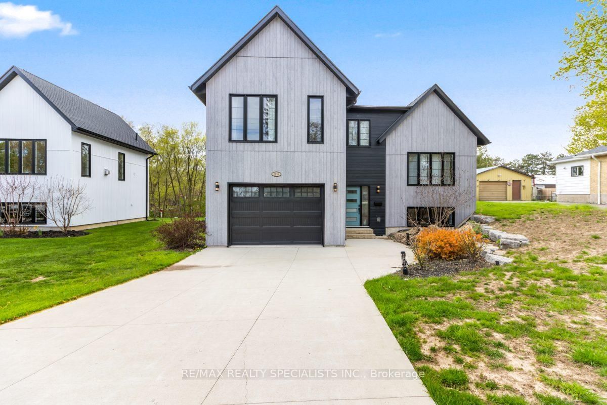 1076 7th Avenue • Hanover, ON photo 6