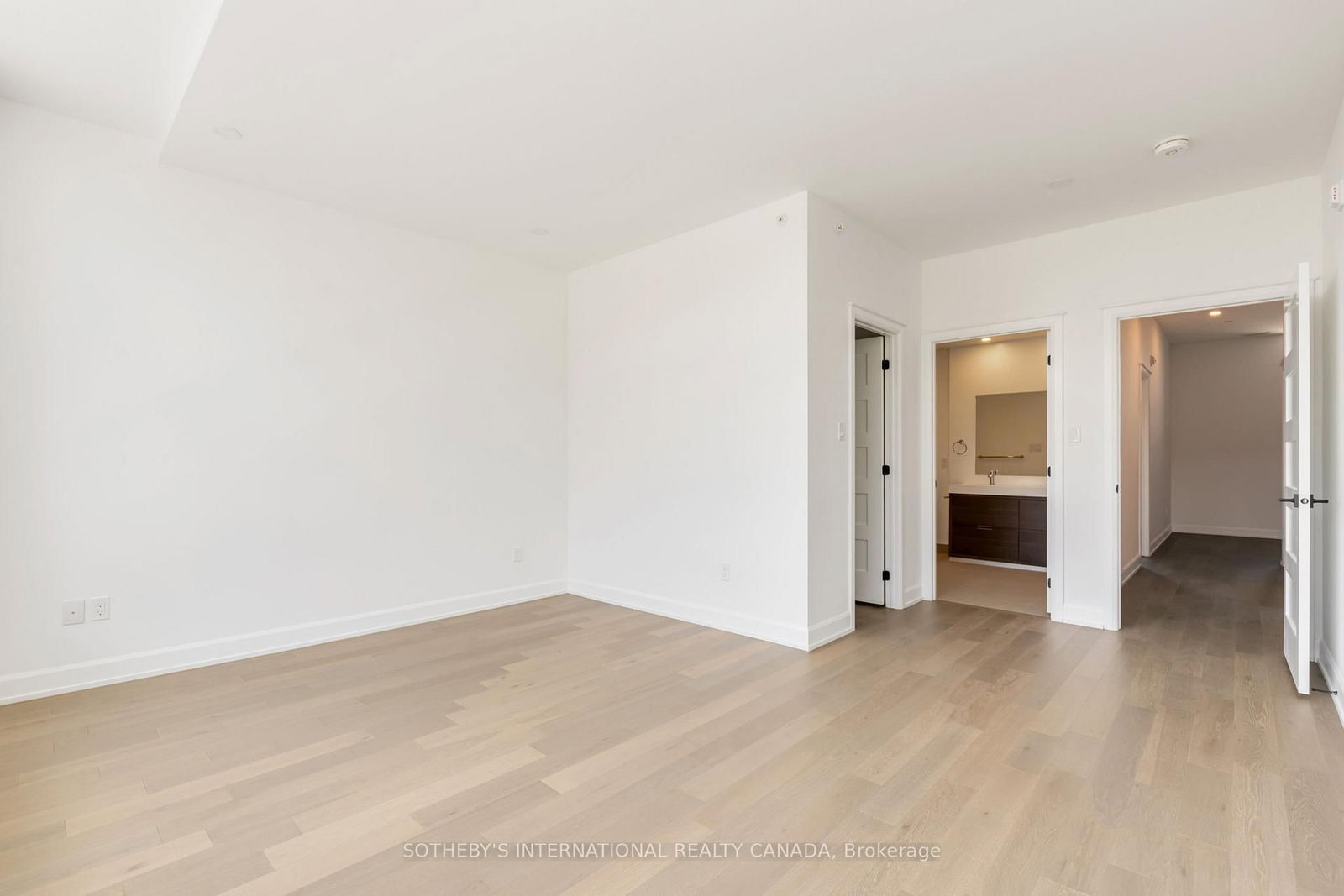 195 Hunter Street E • #TH 105 • Peterborough, ON photo 27