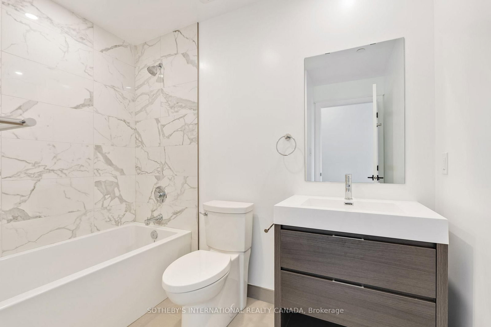 195 Hunter Street E • #TH 105 • Peterborough, ON photo 34