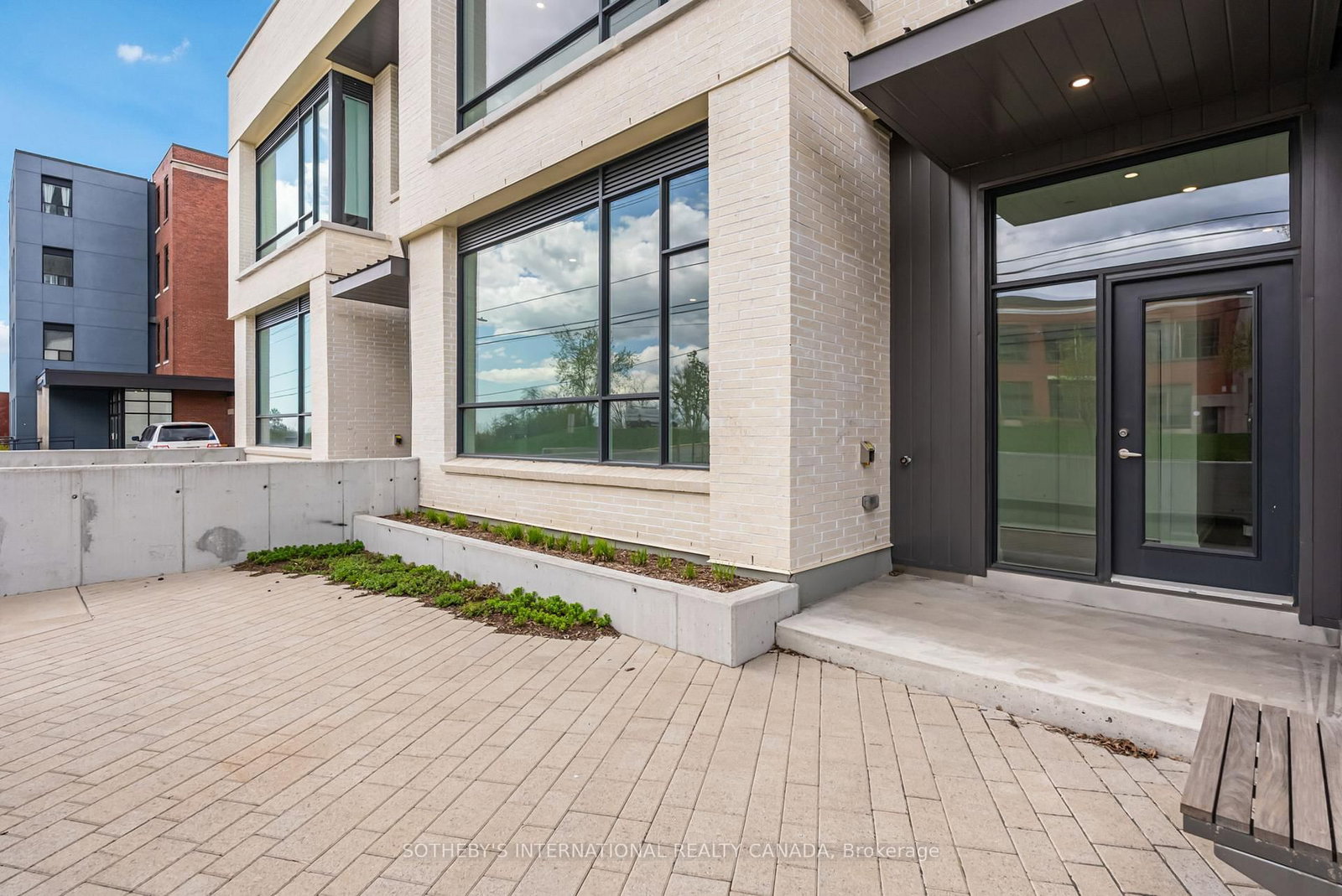 195 Hunter Street E • #TH 105 • Peterborough, ON photo 8
