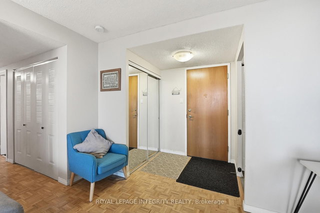1208 - 2760 Carousel Crescent