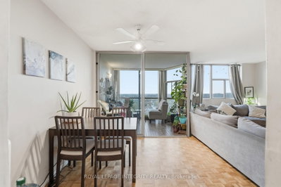 2760 Carousel Crescent • #1208 • Ottawa, ON photo 5