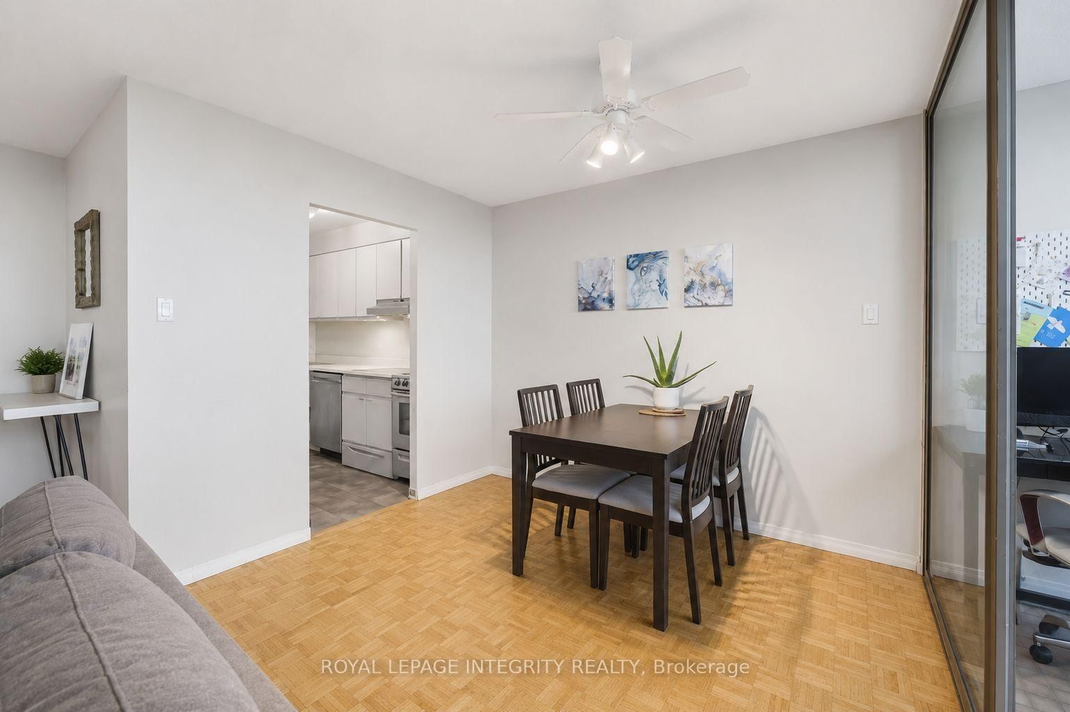 2760 Carousel Crescent • #1208 • Ottawa, ON photo 6