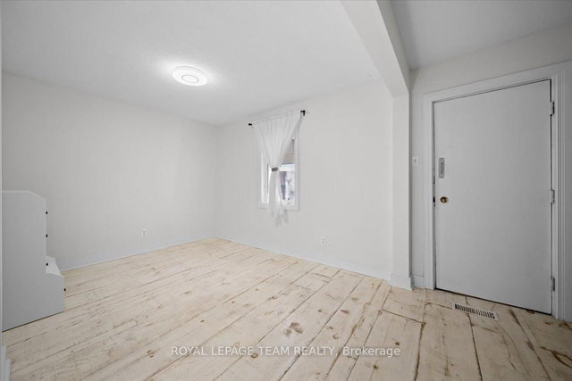 2 - 135 Upper Lorne Place