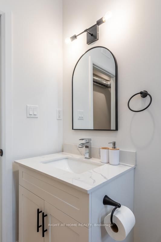 113 Catharine Street N, Unit 1 - Photo 13