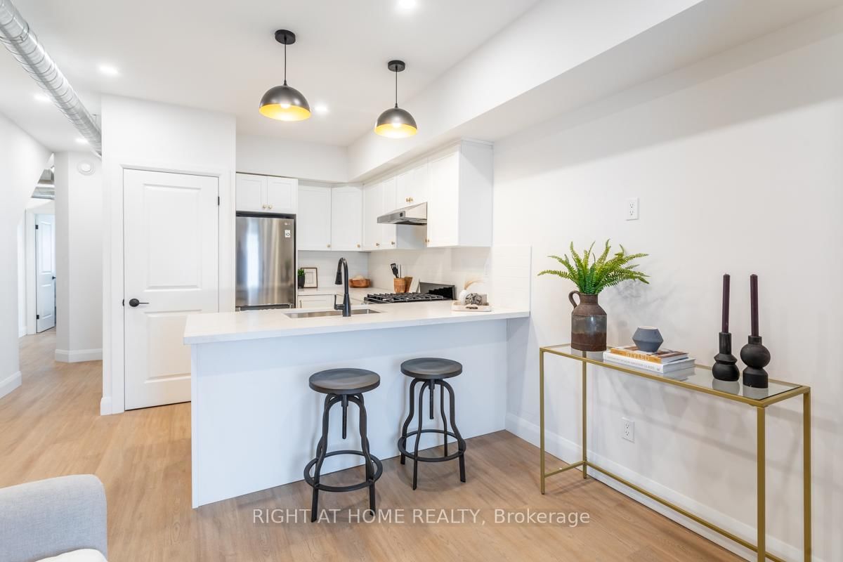 113 Catharine Street N, Unit 1 - Photo 4