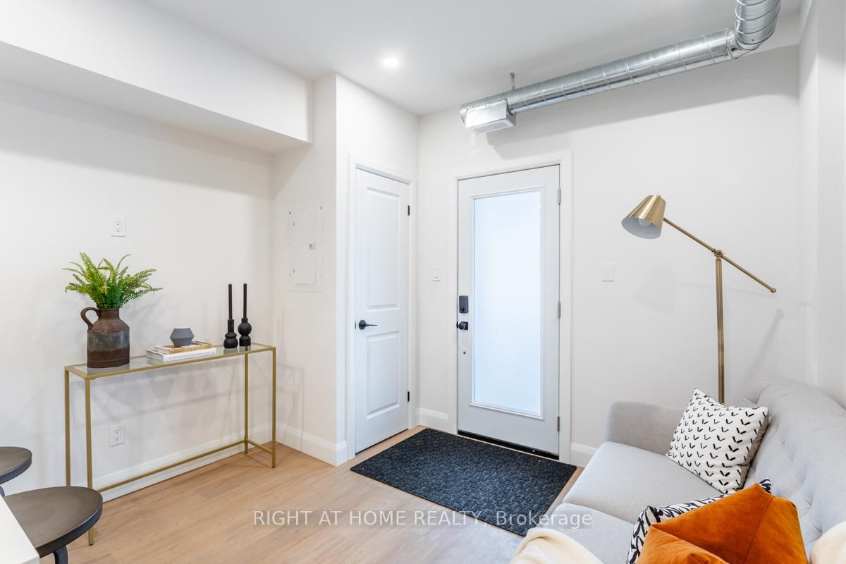 113 Catharine Street N, Unit 1 - Photo 9
