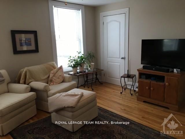 2 - 86 Bayswater Avenue