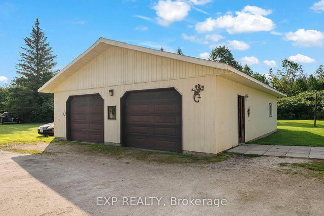 2427 LOCHWINNOCH Road