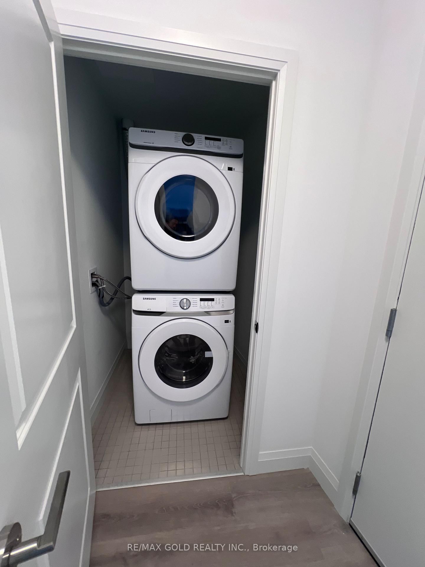 1333 WEBER Street E, Unit 806 - Photo 15