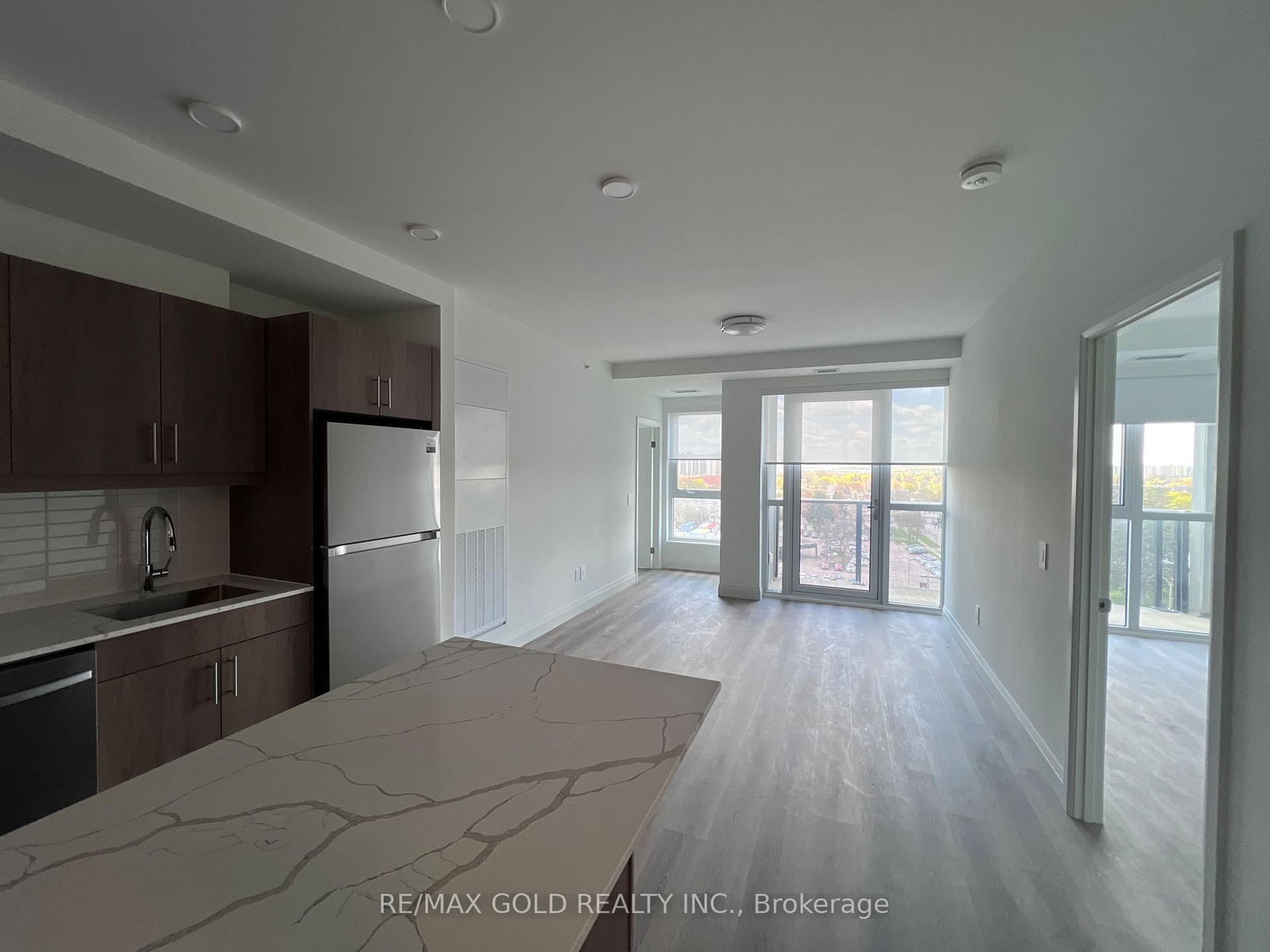 1333 WEBER Street E, Unit 806 - Photo 4