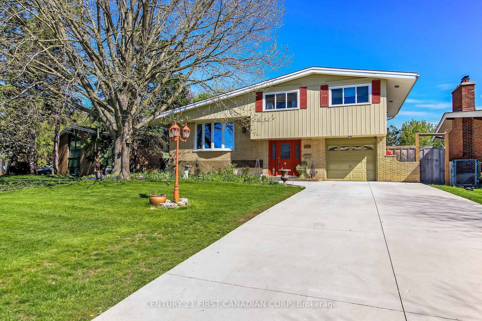 276 Southcrest Drive - Photo 3