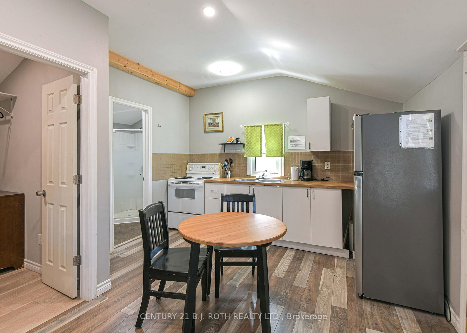 Listing Image 19