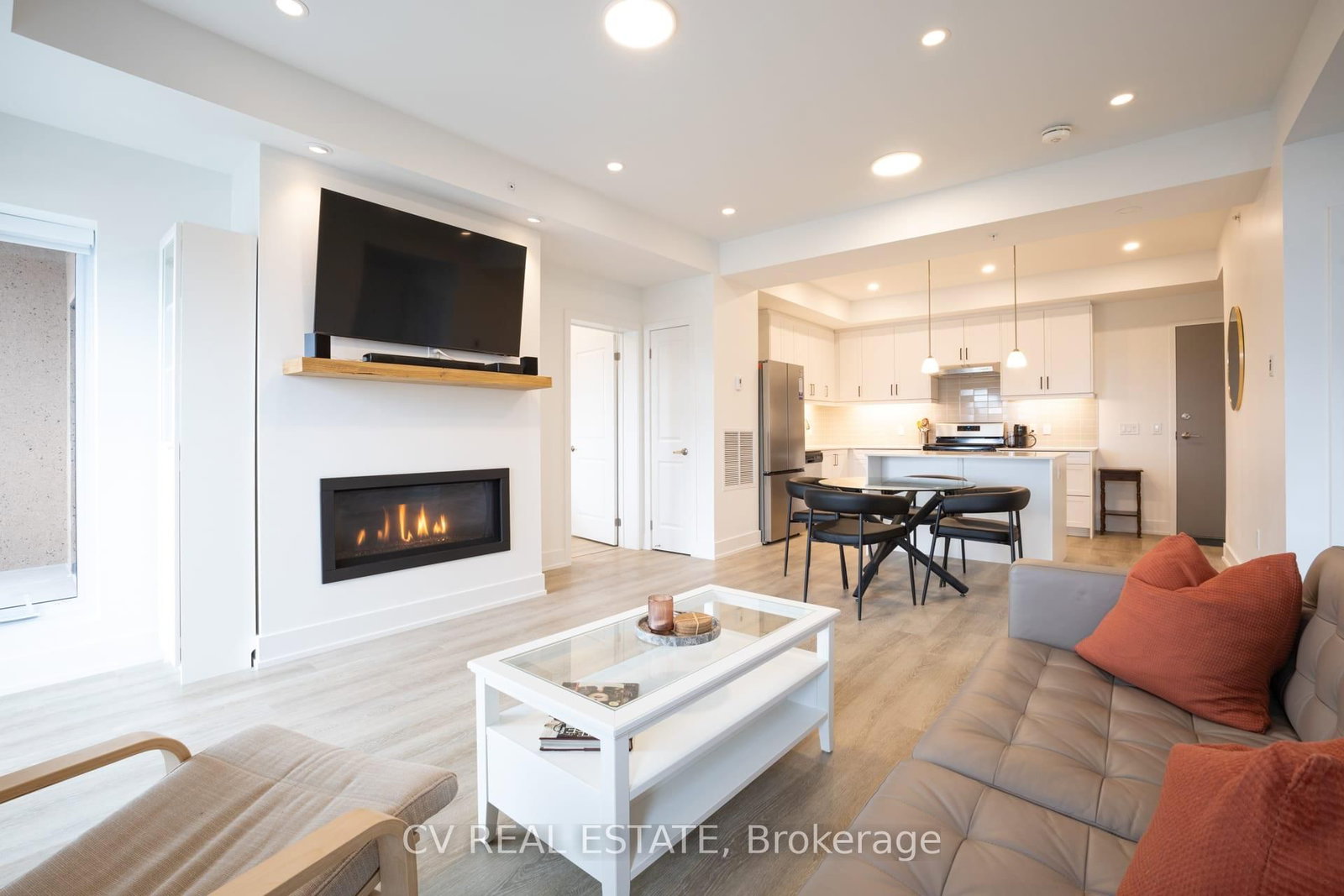 19A West Street N, Unit 406