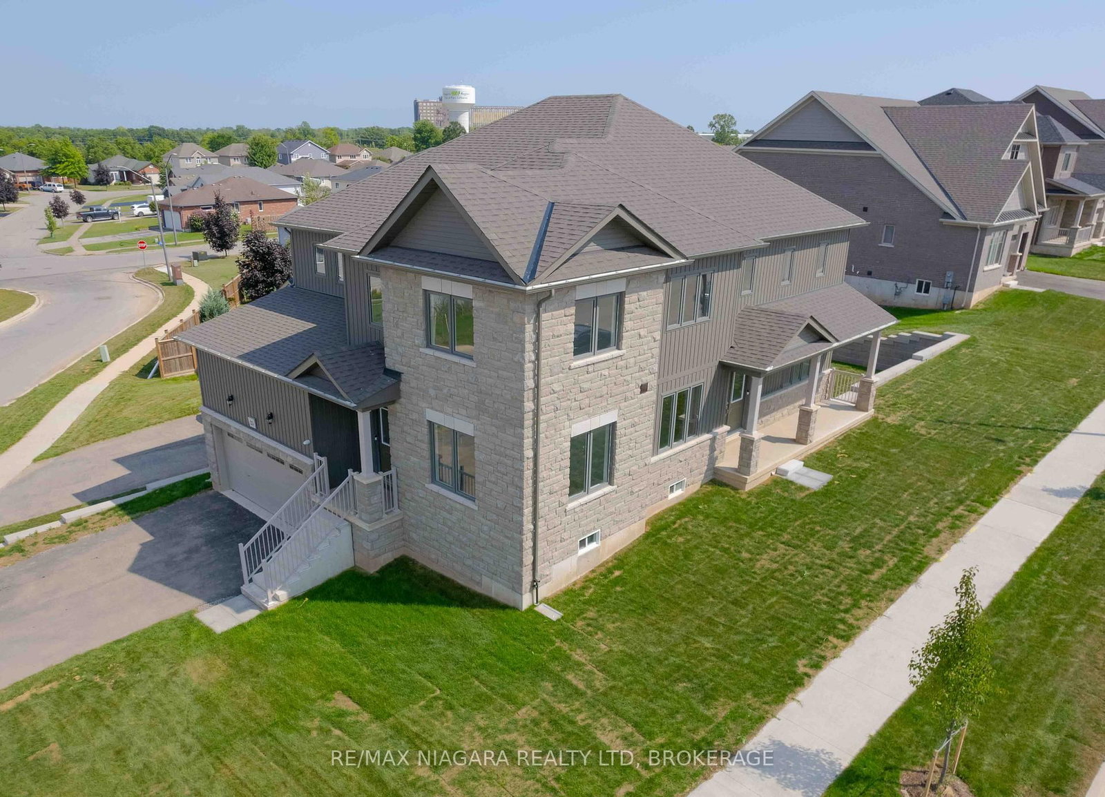 25 ORIOLE Crescent
