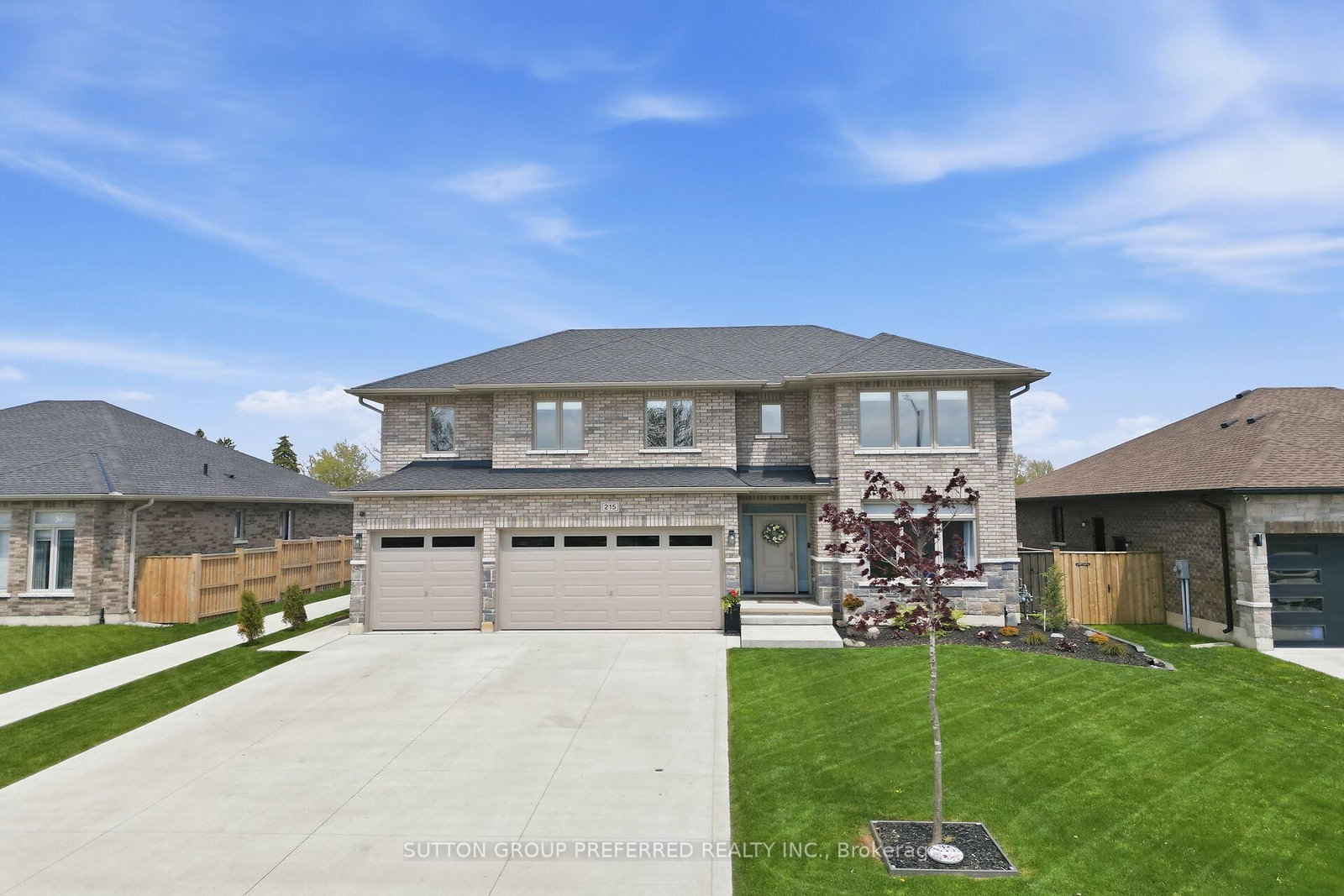 215 Leitch Street • Dutton/Dunwich, ON photo 1