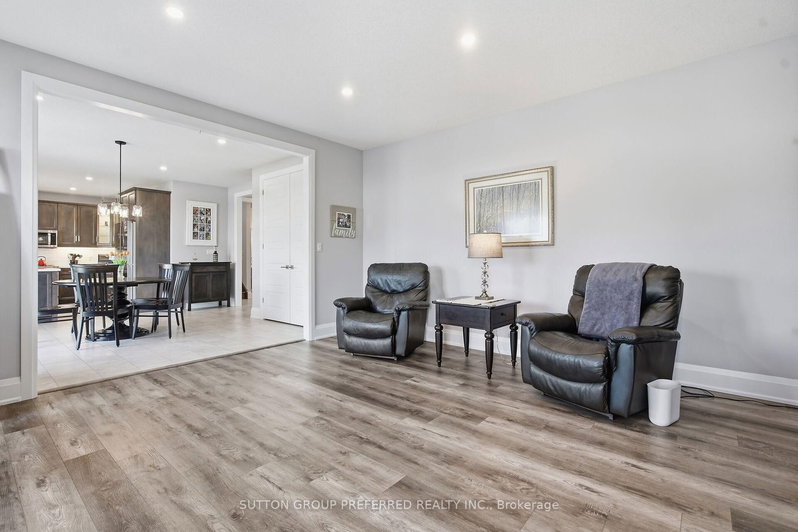 215 Leitch Street • Dutton/Dunwich, ON photo 10